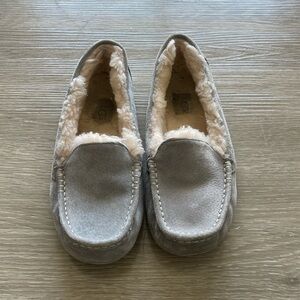 Ugg Moccasins Size 8